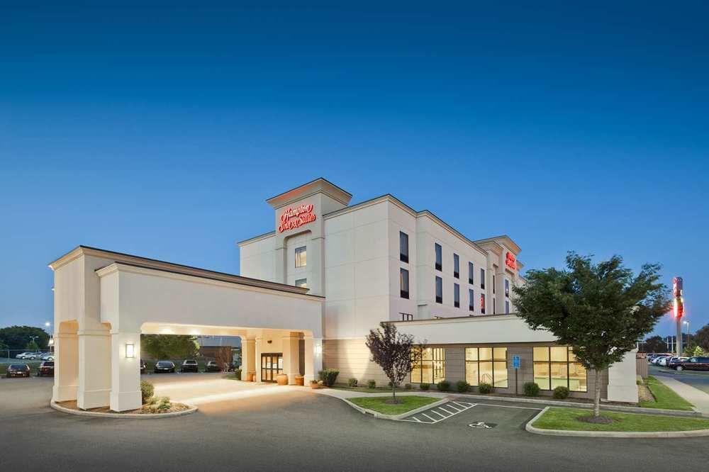 Hampton Inn & Suites West Haven Exterior photo