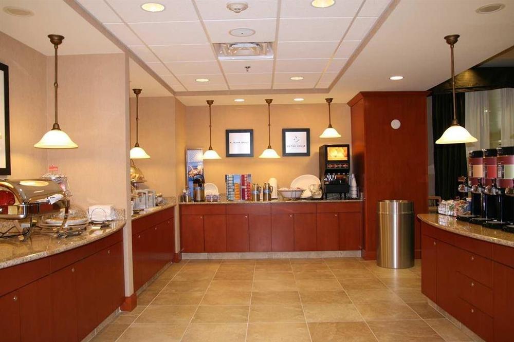 Hampton Inn & Suites West Haven Restaurant photo