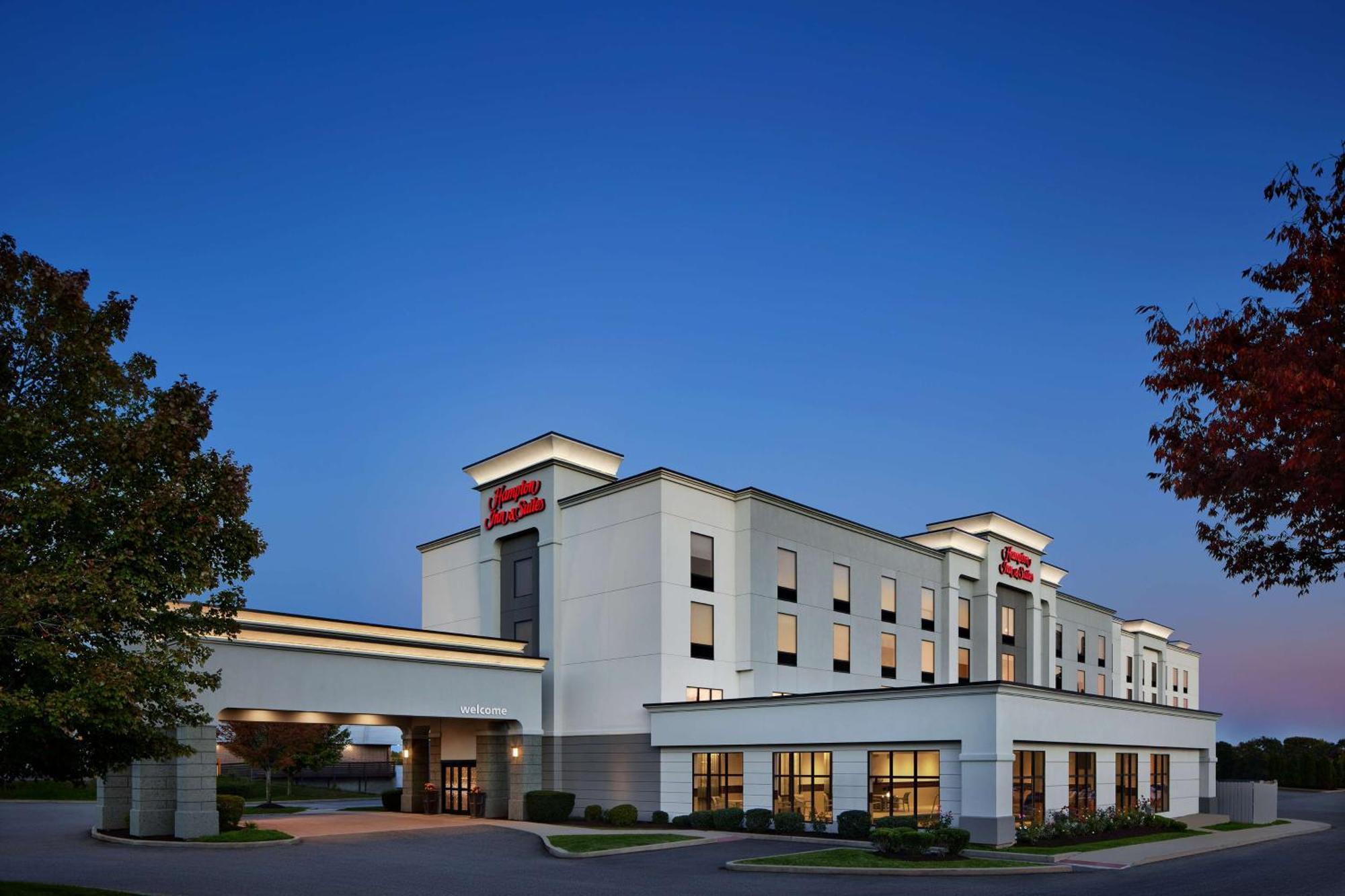 Hampton Inn & Suites West Haven Exterior photo