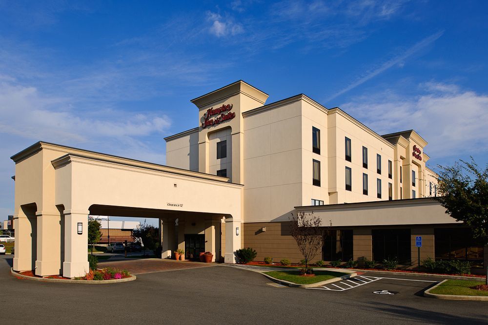 Hampton Inn & Suites West Haven Exterior photo